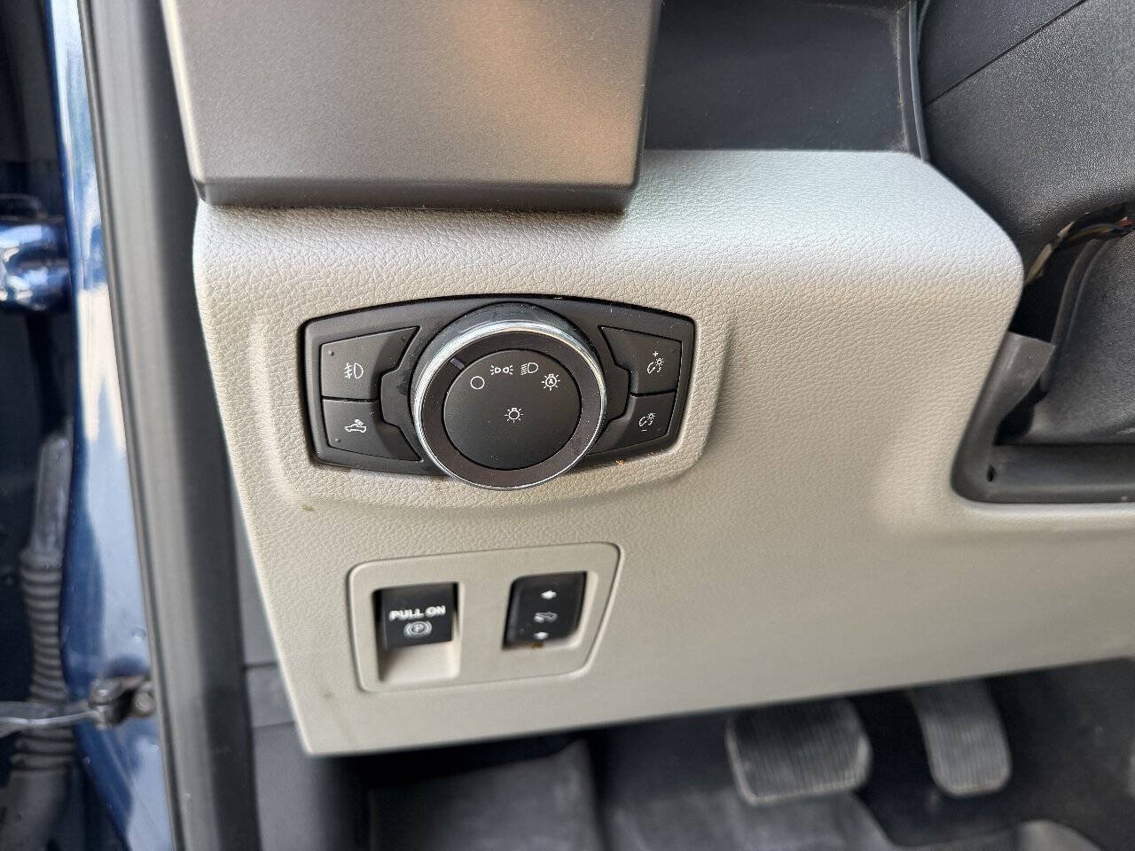 Used 2019 Ford F150 XLT w/ Equipment Group 302A Luxury AWD/4WD image 21