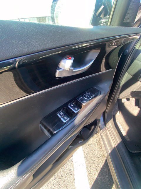 Used 2020 Kia Sorento LX FWD image 13