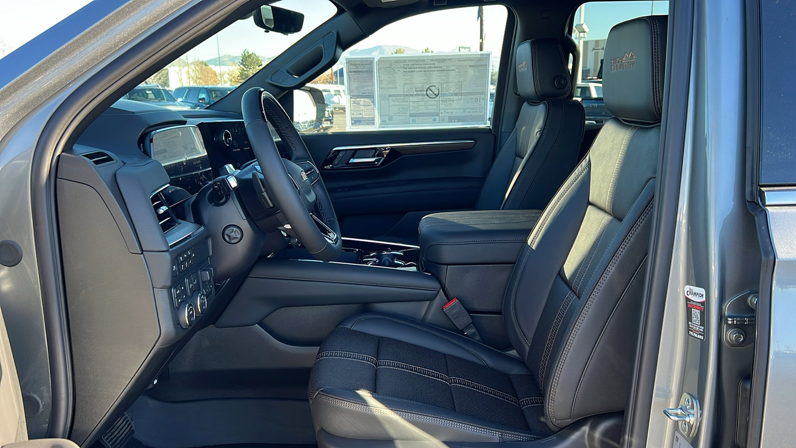 New 2026 Chevrolet Suburban High Country image 34