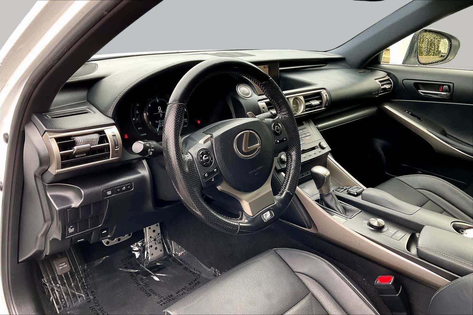 Used 2016 Lexus IS 200t w/ F Sport Package RWD image 18