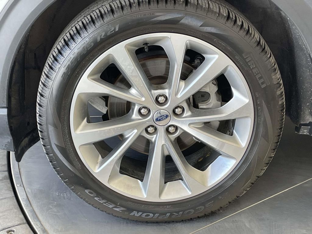 Used 2021 Ford Explorer Platinum w/ Equipment Group 601A AWD/4WD image 11