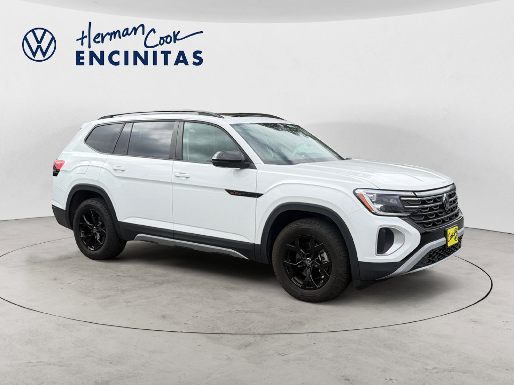 Certified 2025 Volkswagen Atlas Peak Edition SE AWD/4WD image 7