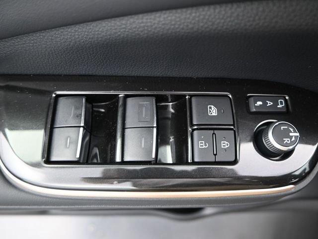 Used 2026 Toyota Crown Limited image 9