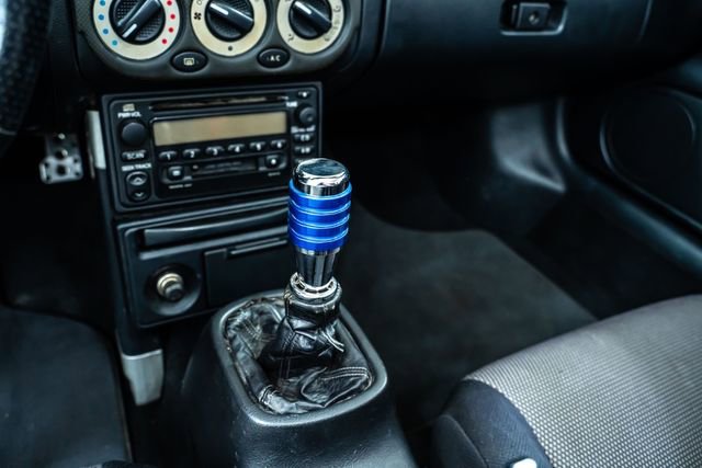 Used 2001 Toyota MR2 RWD image 28