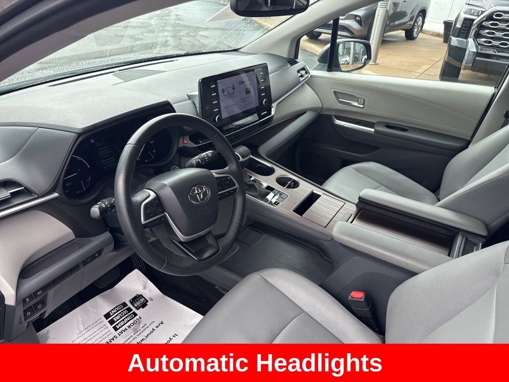 Certified 2023 Toyota Sienna XLE FWD image 14