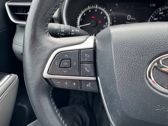 Used 2023 Toyota Highlander XLE AWD/4WD image 22