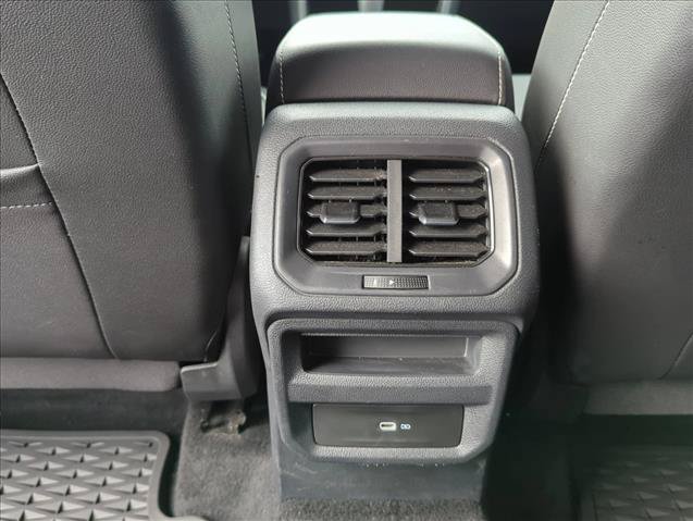 Used 2023 Volkswagen Taos SE FWD image 18