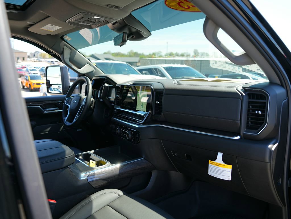 Used 2025 Chevrolet Silverado 2500 LTZ w/ LTZ Plus Package AWD/4WD image 25