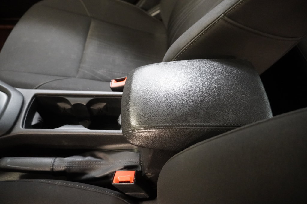 Used 2015 Ford Focus SE FWD image 22