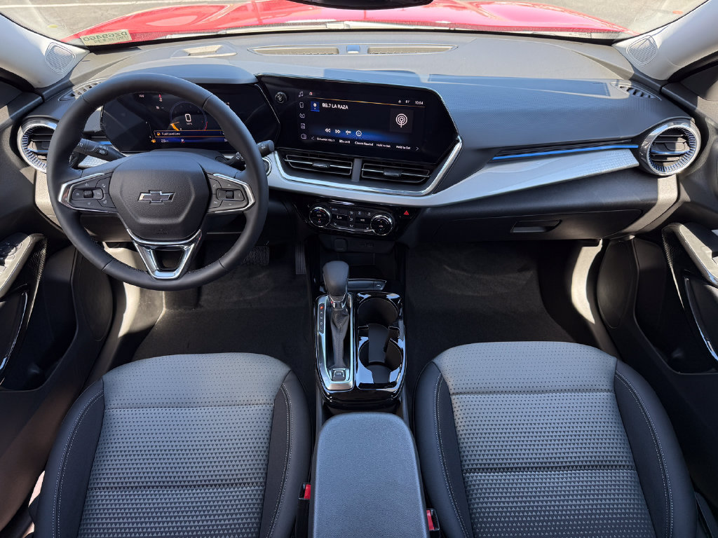 New 2026 Chevrolet Trax LT w/ Midnight Edition FWD image 11