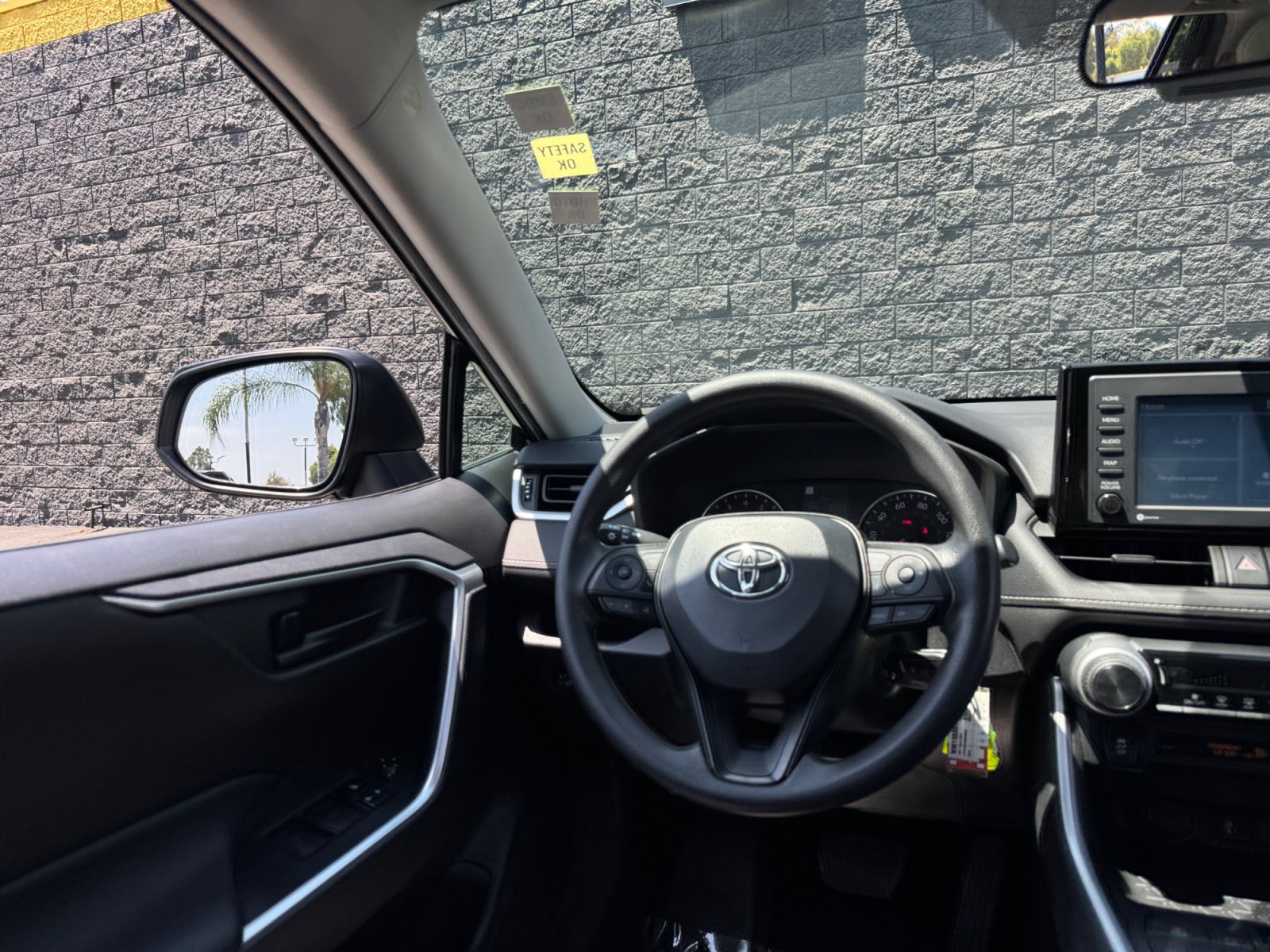 Used 2022 Toyota RAV4 LE FWD image 22