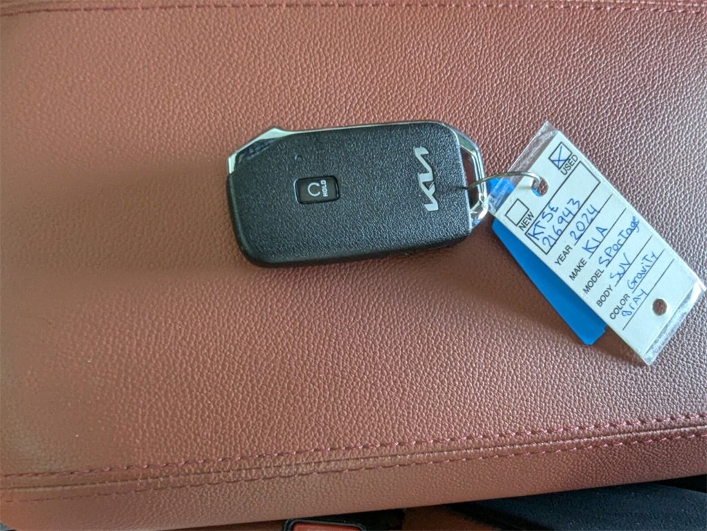Used 2024 Kia Sportage SX image 26