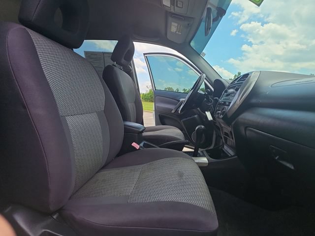 Used 2005 Toyota RAV4 2WD image 11