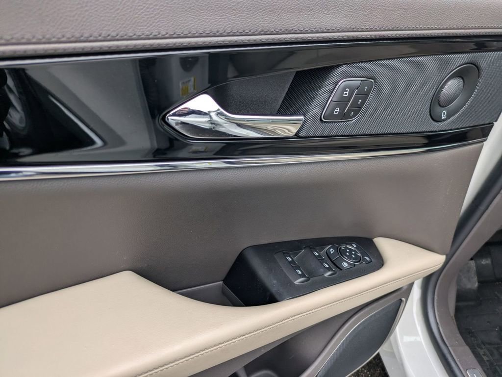 Used 2023 Lincoln Nautilus Reserve w/ Equipment Group 201A image 24