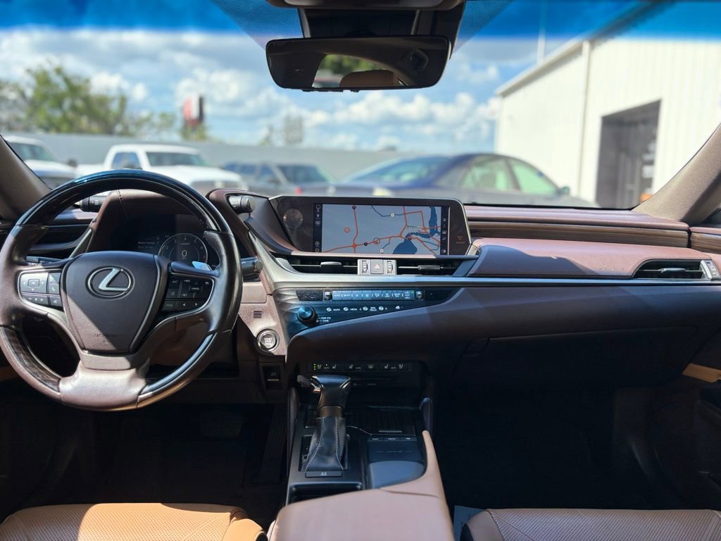 Used 2019 Lexus ES 350 Luxury w/ Accessory Package 2 FWD image 21