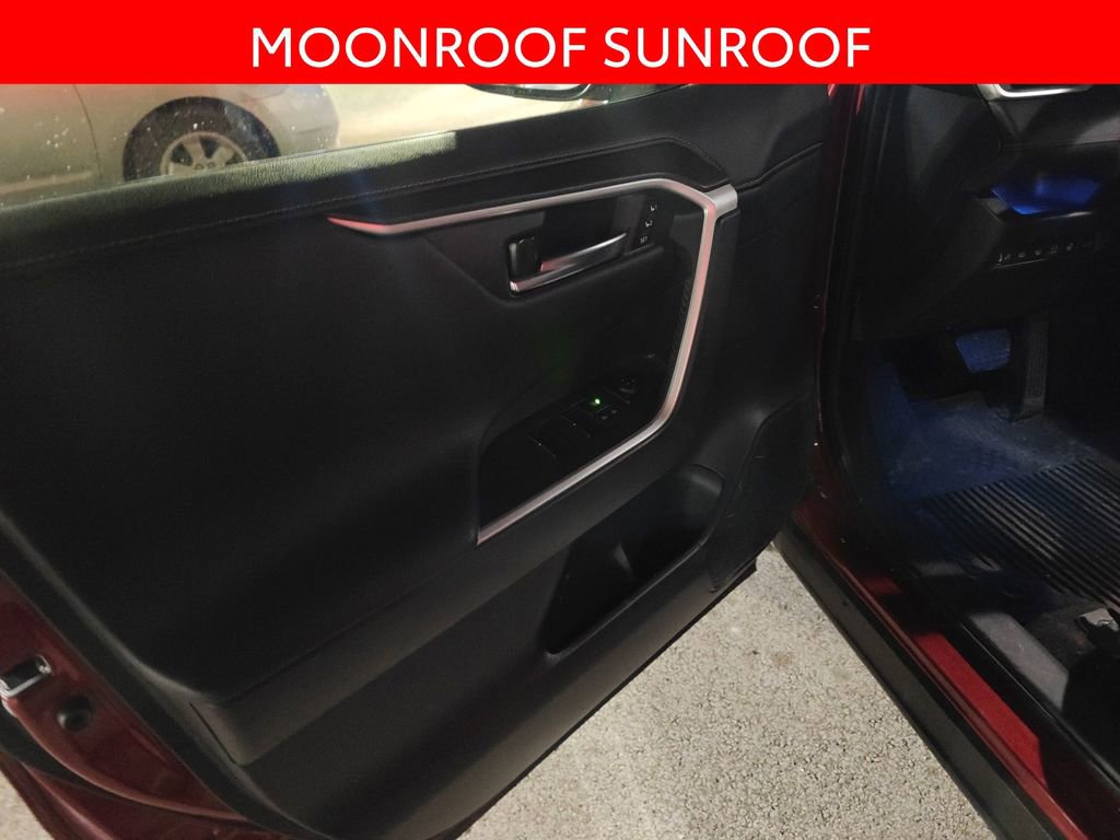 Used 2022 Toyota RAV4 Limited image 5