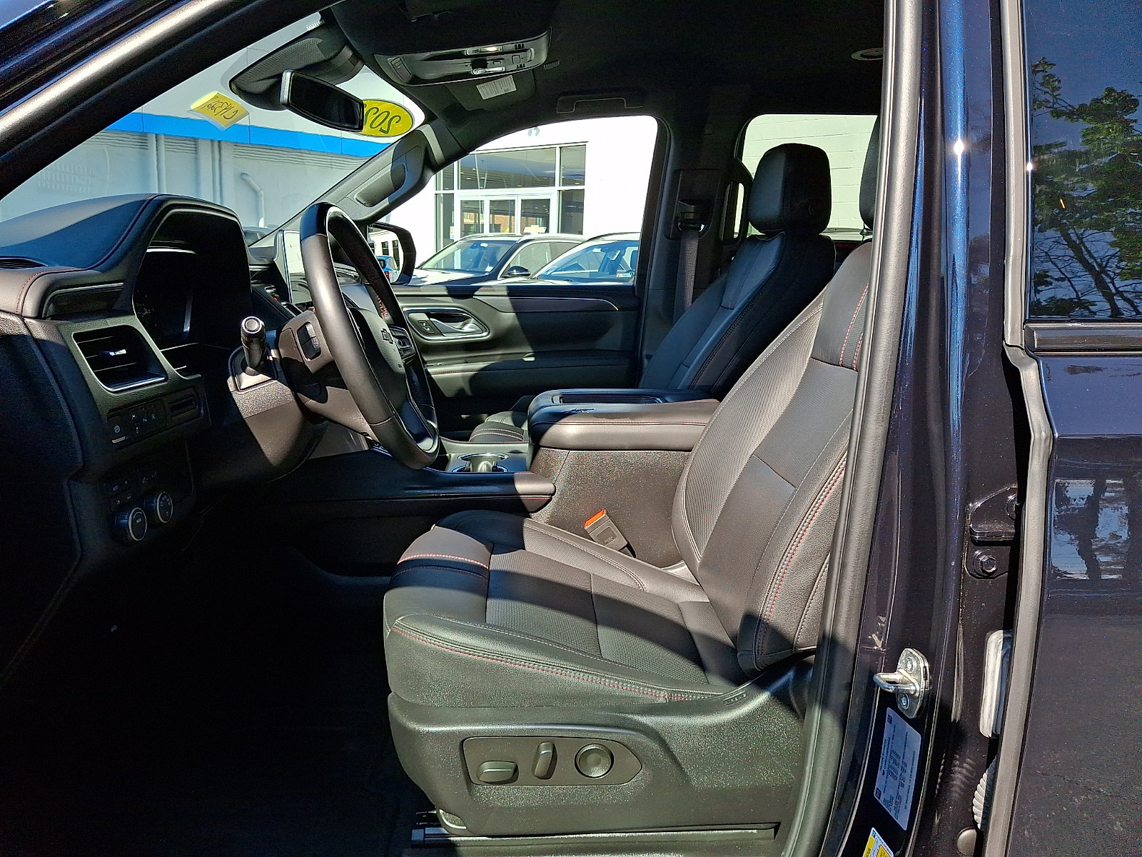 Certified 2023 Chevrolet Suburban RST AWD/4WD image 15