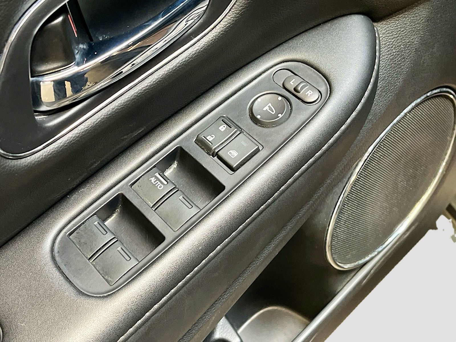 Used 2021 Honda HR-V EX-L image 17