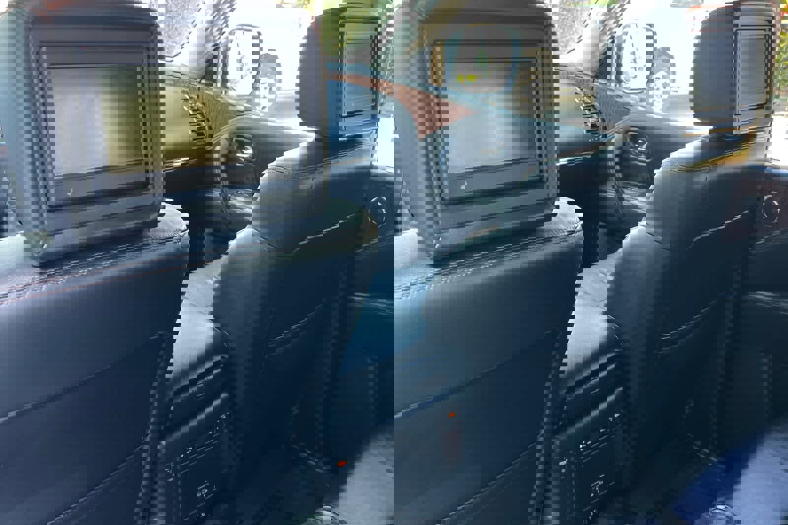 Used 2017 Nissan Armada Platinum image 18