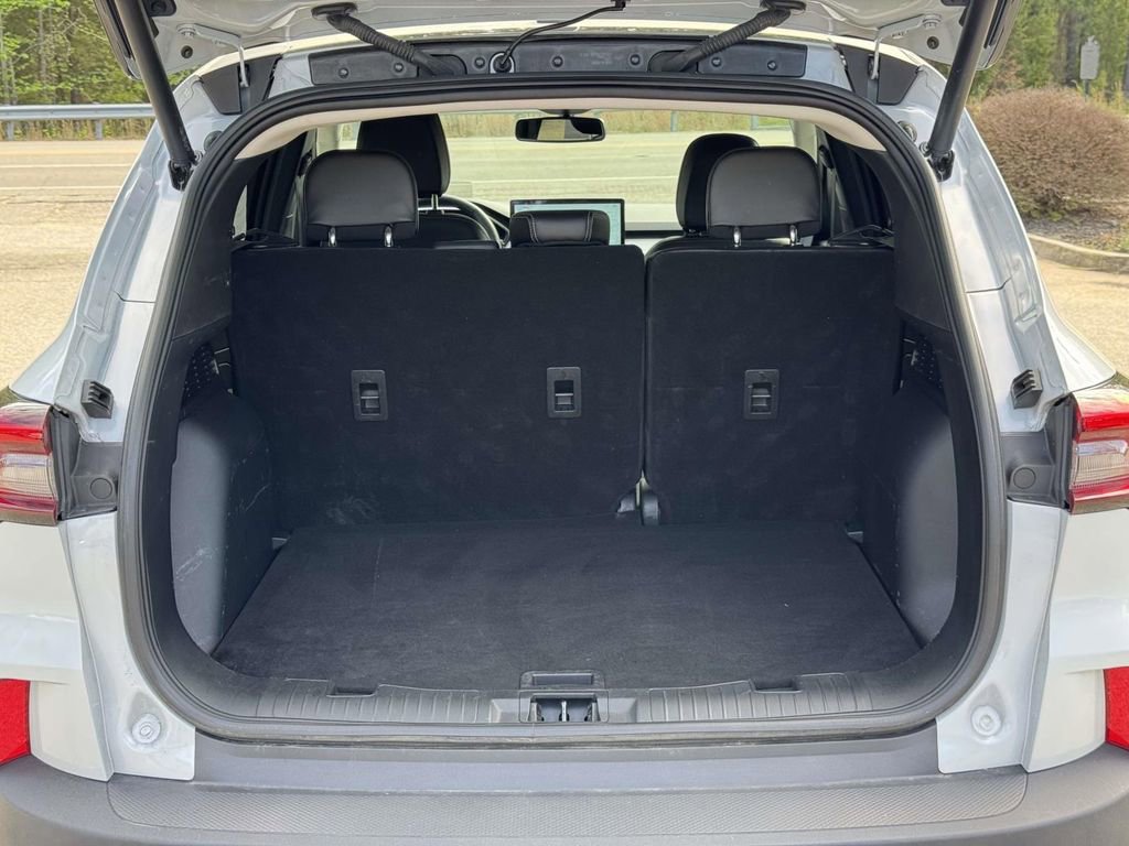 Used 2025 Ford Escape Platinum w/ Premium Technology Package AWD/4WD image 15