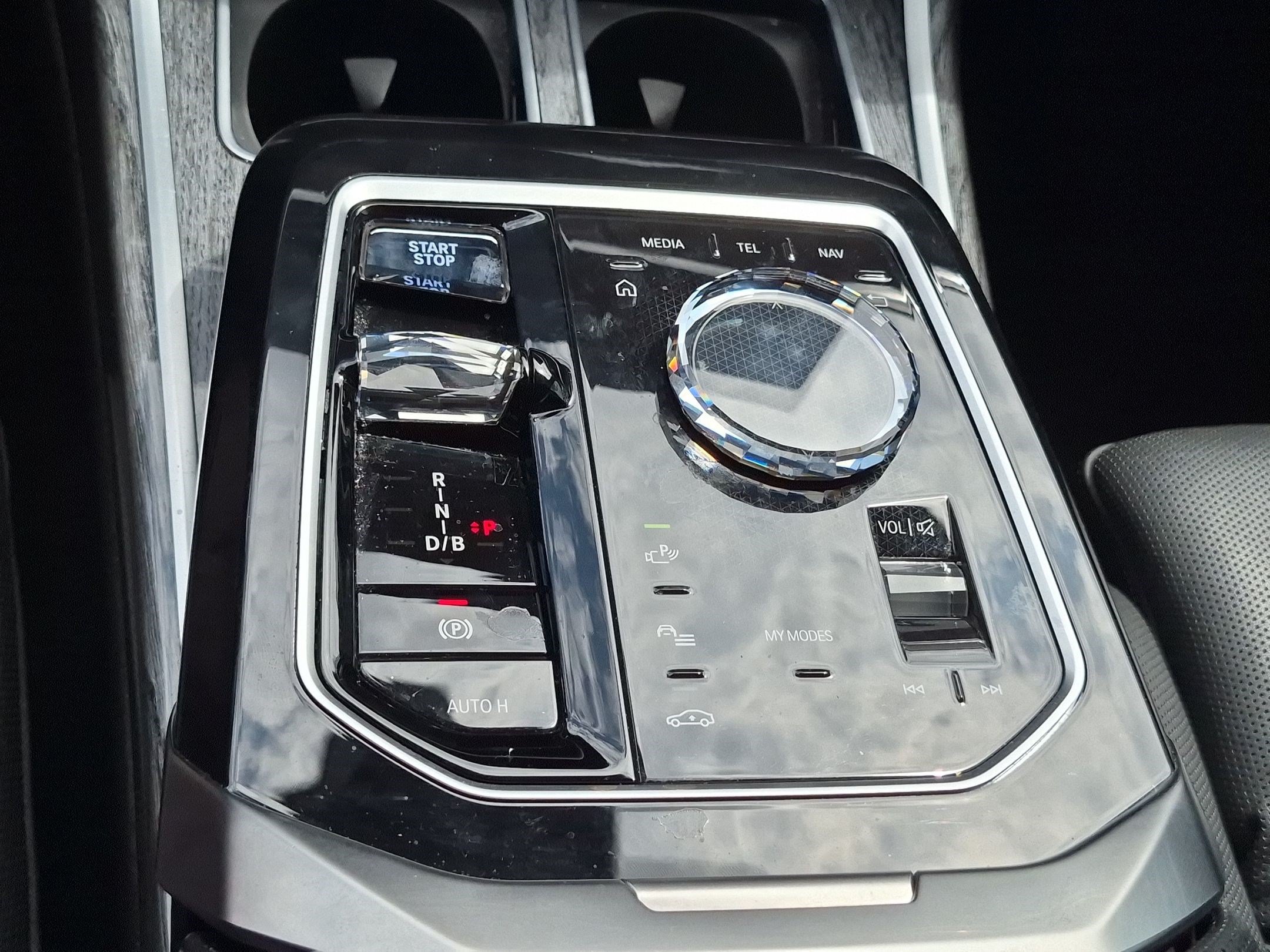 Certified 2024 BMW i7 eDrive50 w/ M Sport Package RWD image 26