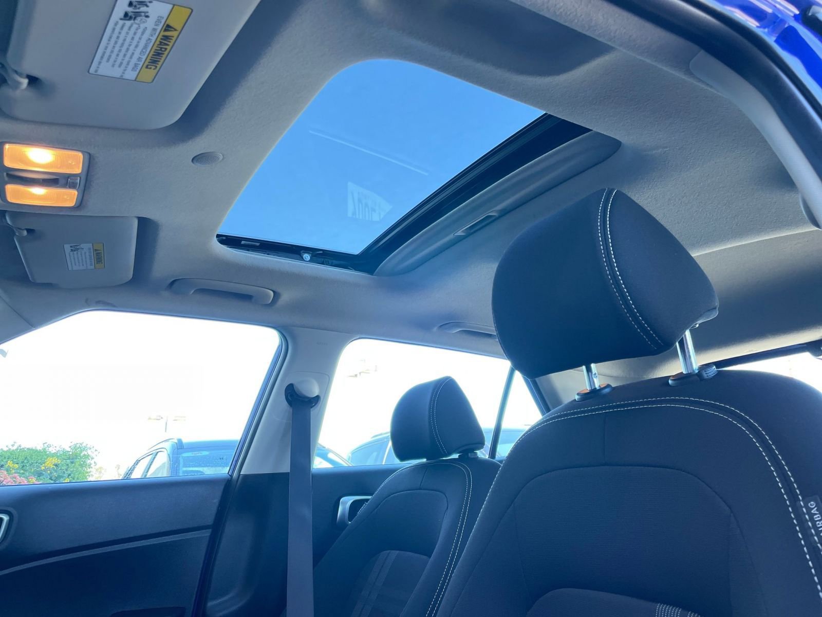 Used 2025 Hyundai Venue SEL image 30