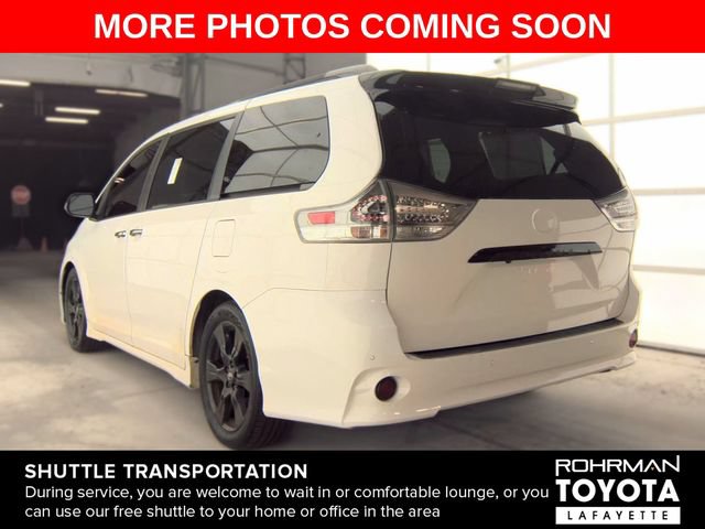 Used 2020 Toyota Sienna SE Premium w/ Nightshade Edition FWD image 6