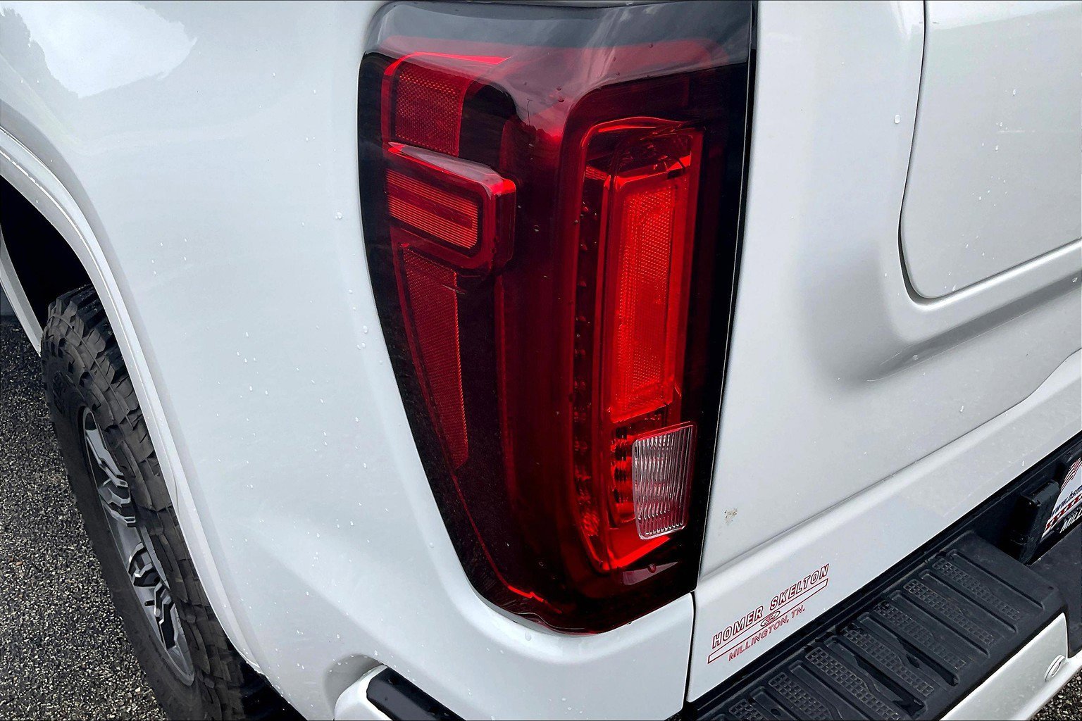 Used 2024 GMC Sierra 1500 AT4 w/ Technology Package image 24