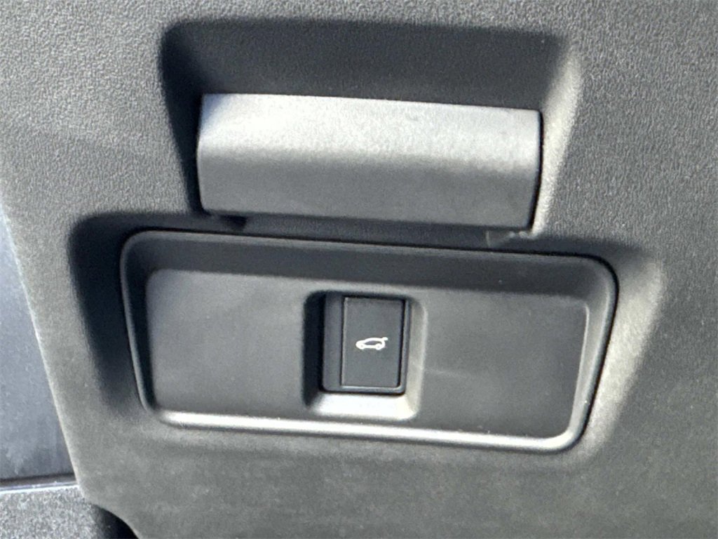 Used 2024 Land Rover Range Rover Evoque S image 27