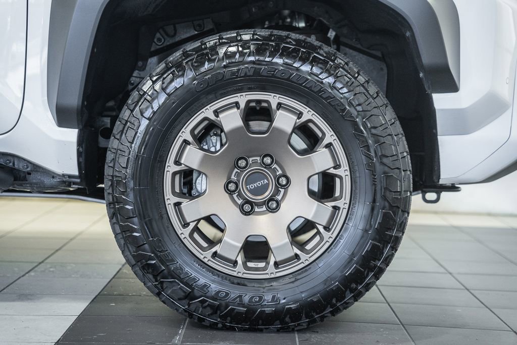 Used 2025 Toyota 4Runner Trailhunter AWD/4WD image 20