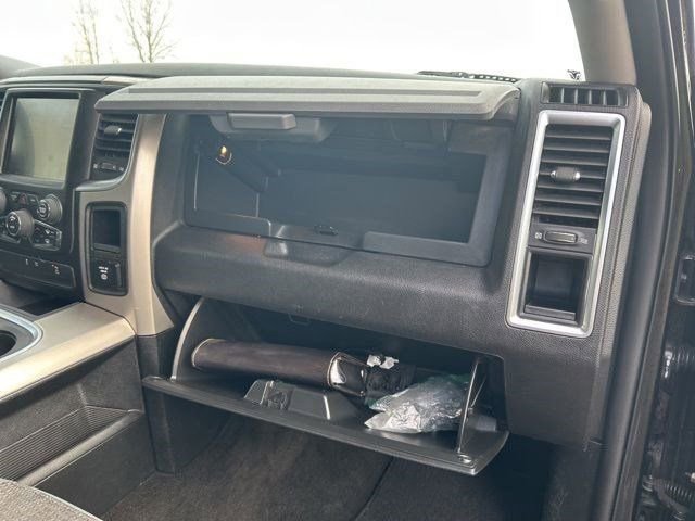 Used 2017 RAM 1500 Classic SLT w/ SLT Plus D￩cor Group AWD/4WD image 40