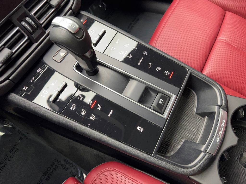 Used 2022 Porsche Macan image 64