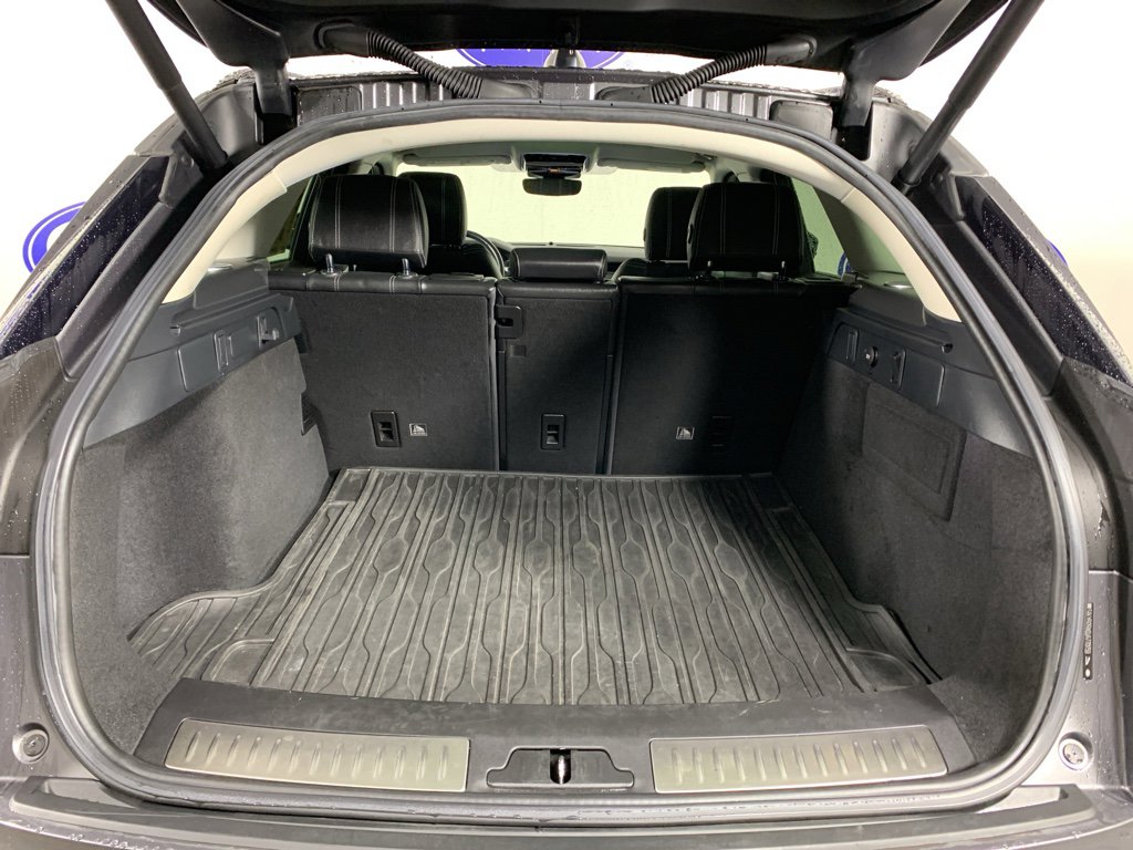 Used 2018 Land Rover Range Rover Velar S image 36