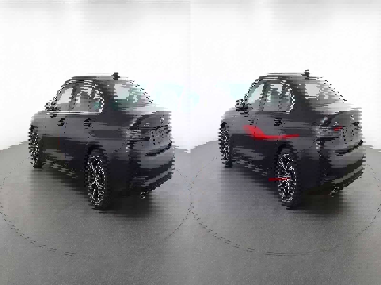 Used 2020 BMW 330i xDrive Sedan w/ Convenience Package image 4