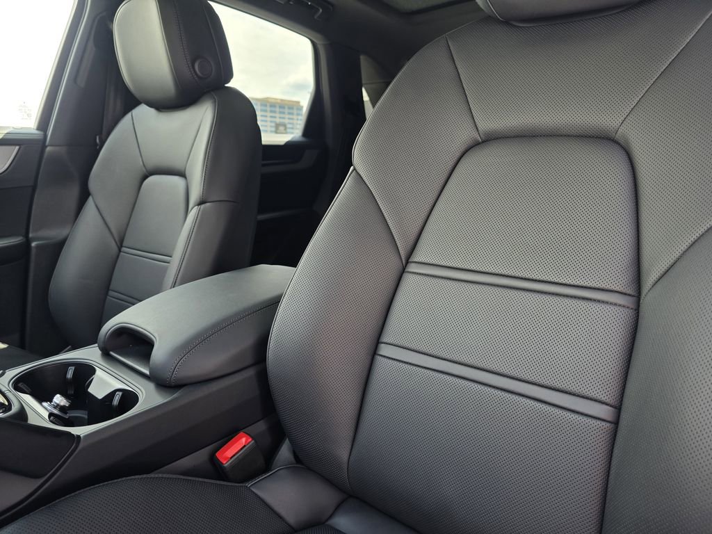 New 2026 Porsche Cayenne E-Hybrid AWD/4WD image 5