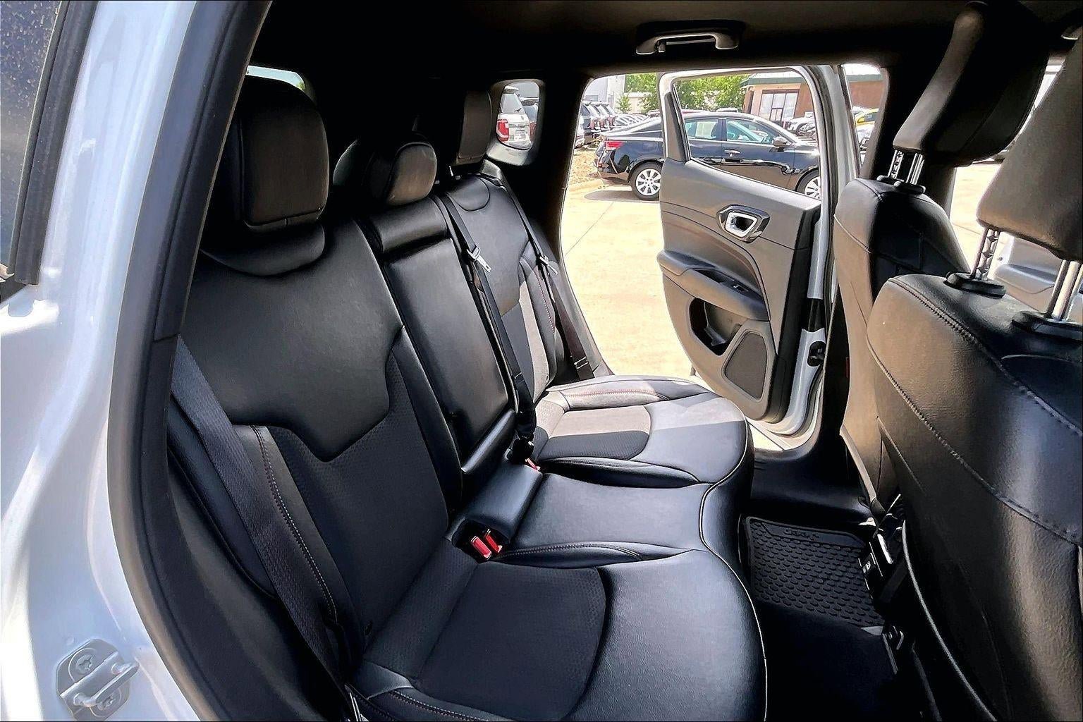 Used 2025 Jeep Compass Trailhawk AWD/4WD image 25