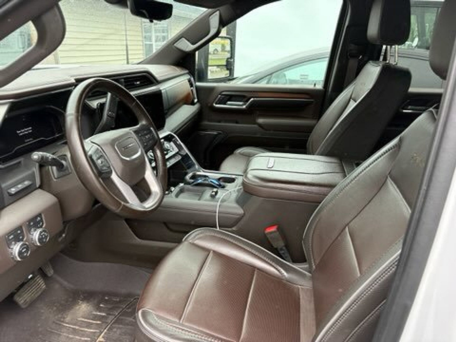 Used 2024 GMC Sierra 2500 Denali w/ Denali Reserve Package AWD/4WD image 8