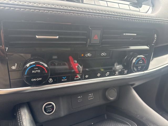 Used 2023 Nissan Rogue SL w/ SL Premium Package image 15