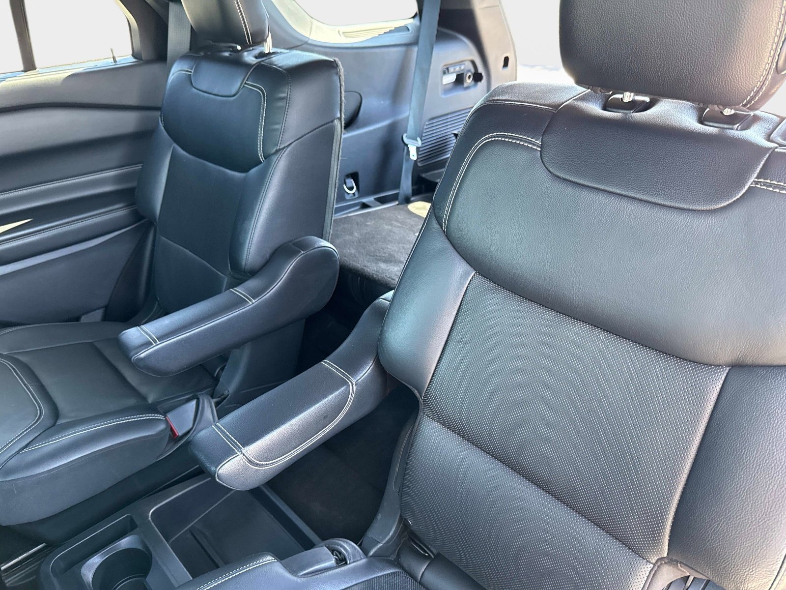 Used 2020 Ford Explorer ST w/ ST High-Performance Pack AWD/4WD image 13