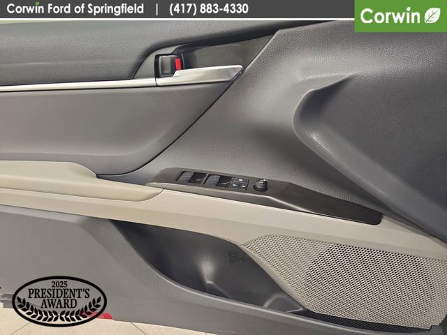 Used 2022 Toyota Camry SE image 31