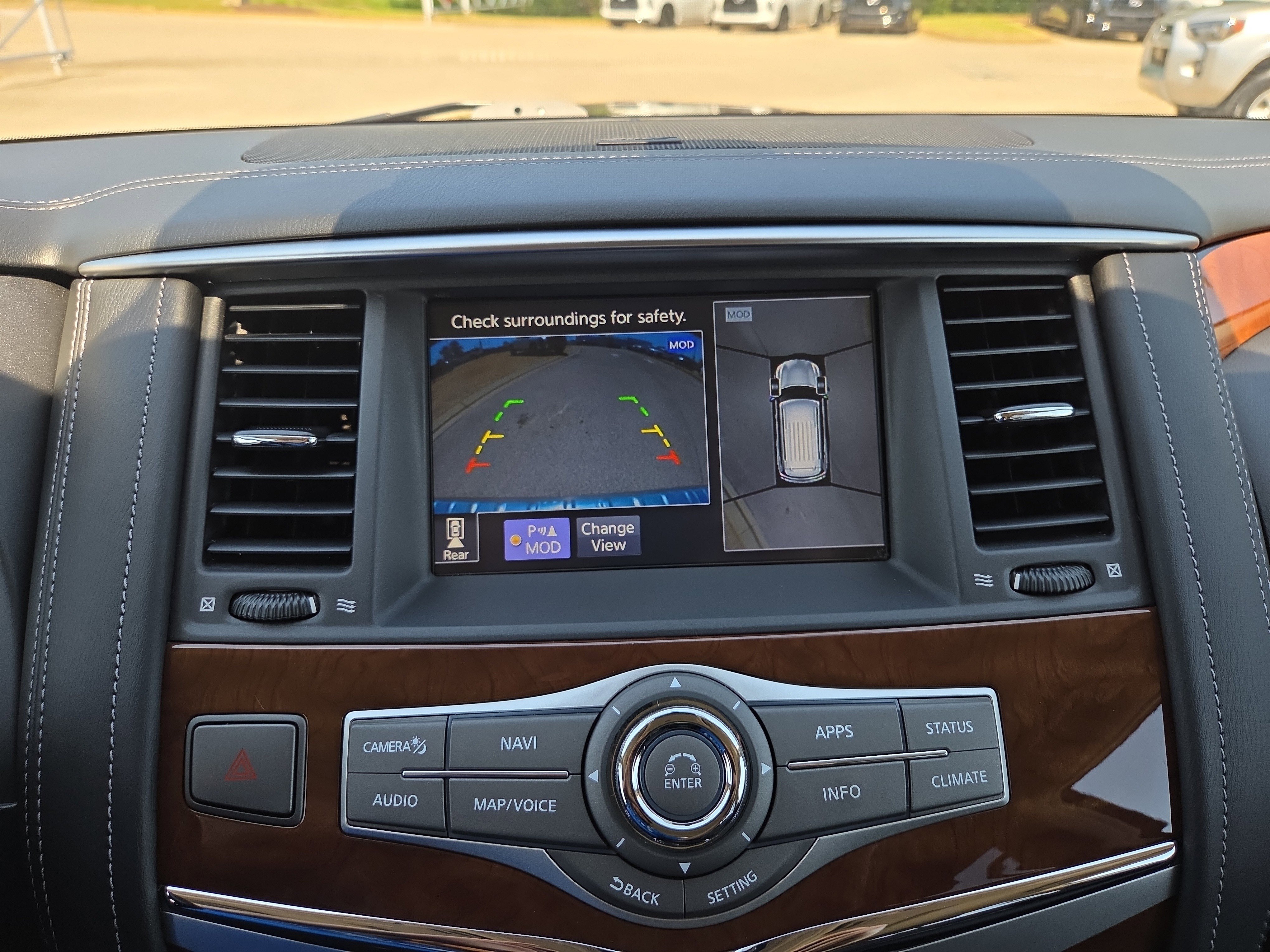 Used 2019 INFINITI QX80 Luxe w/ All-Season Package image 14