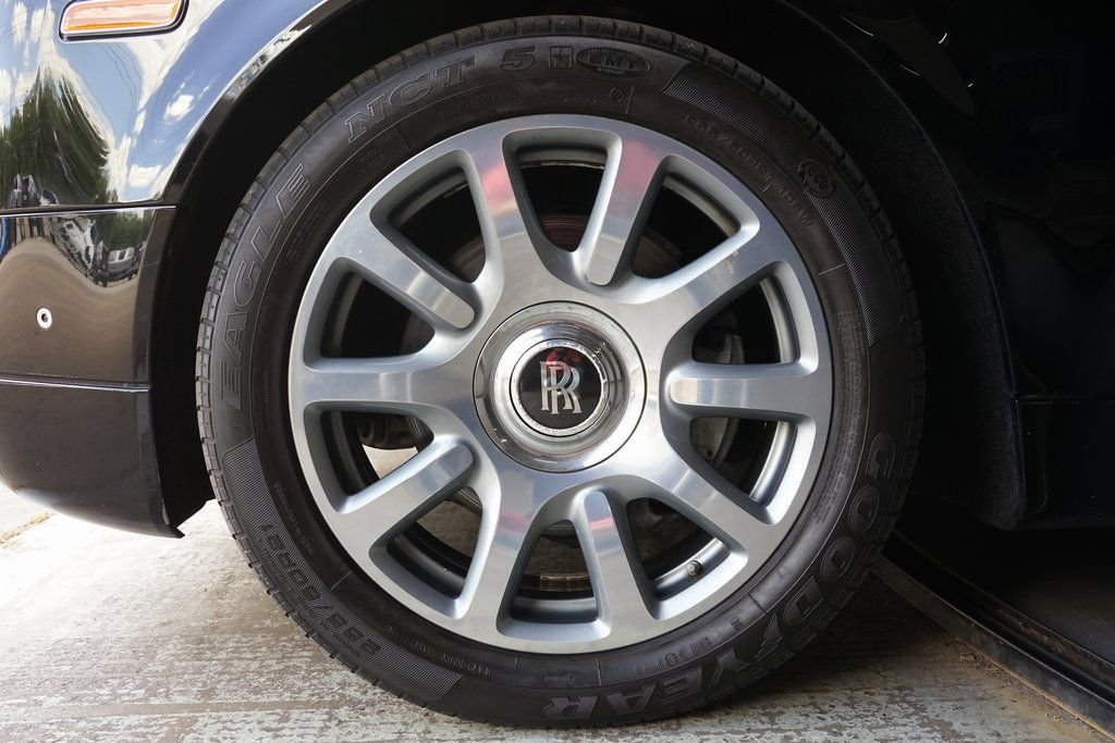 Used 2013 Rolls-Royce Phantom Sedan image 30