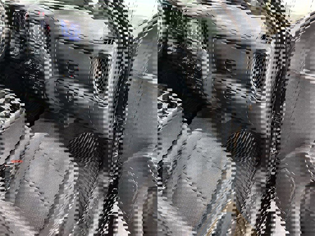 Used 2020 Chevrolet Silverado 1500 Custom w/ Custom Value Package image 27