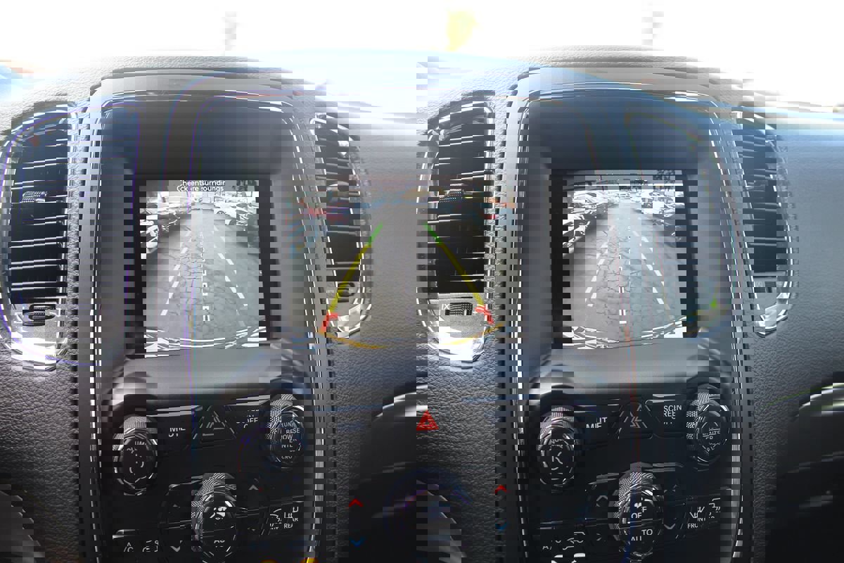 Used 2018 Dodge Durango SXT w/ 3rd Row Seating Group AWD/4WD image 29