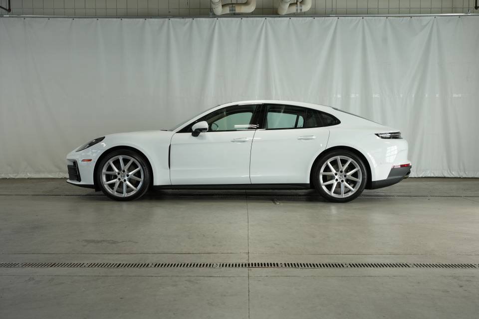 Certified 2025 Porsche Panamera 4 AWD/4WD image 2