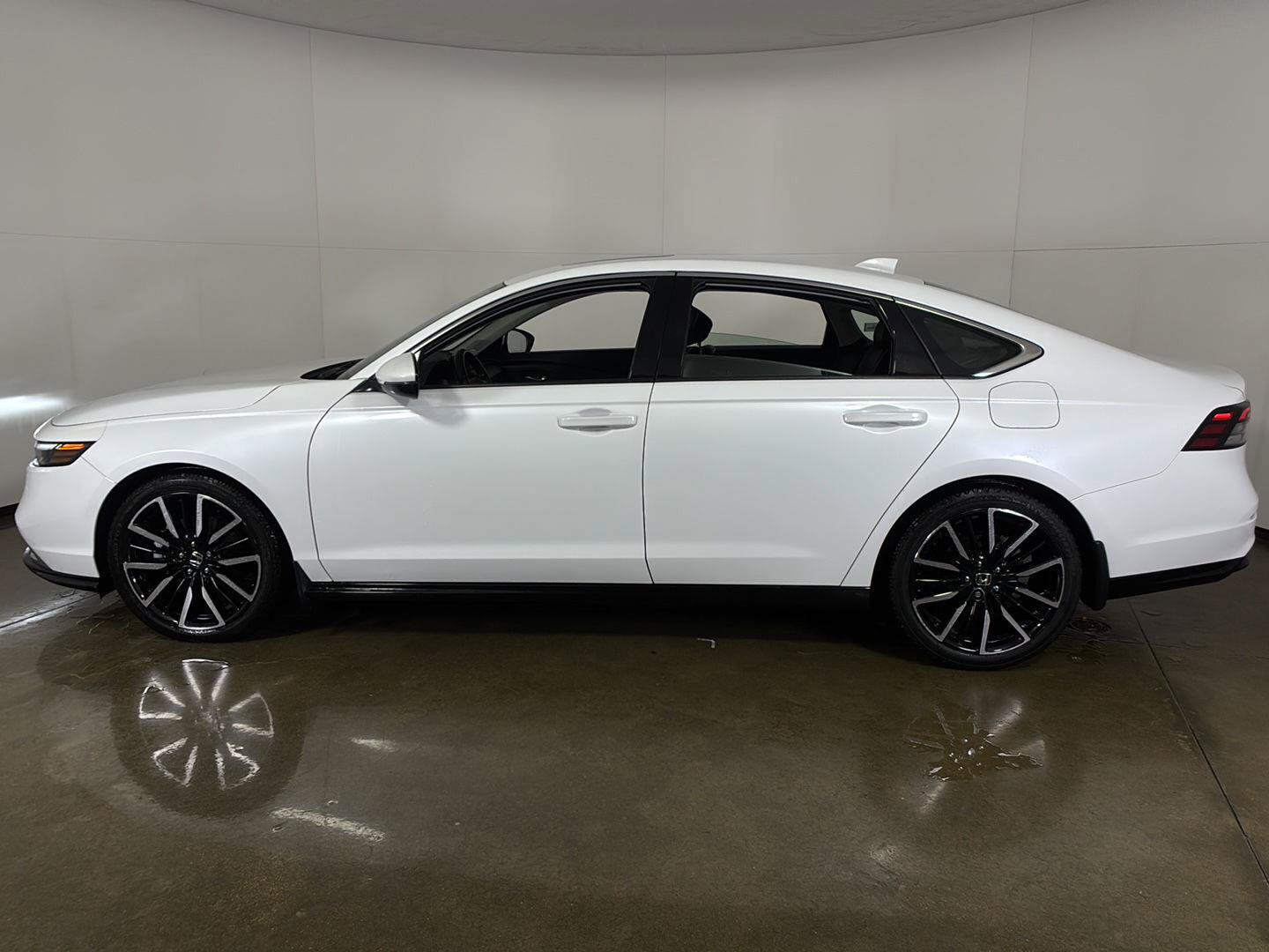 Used 2023 Honda Accord Touring image 24