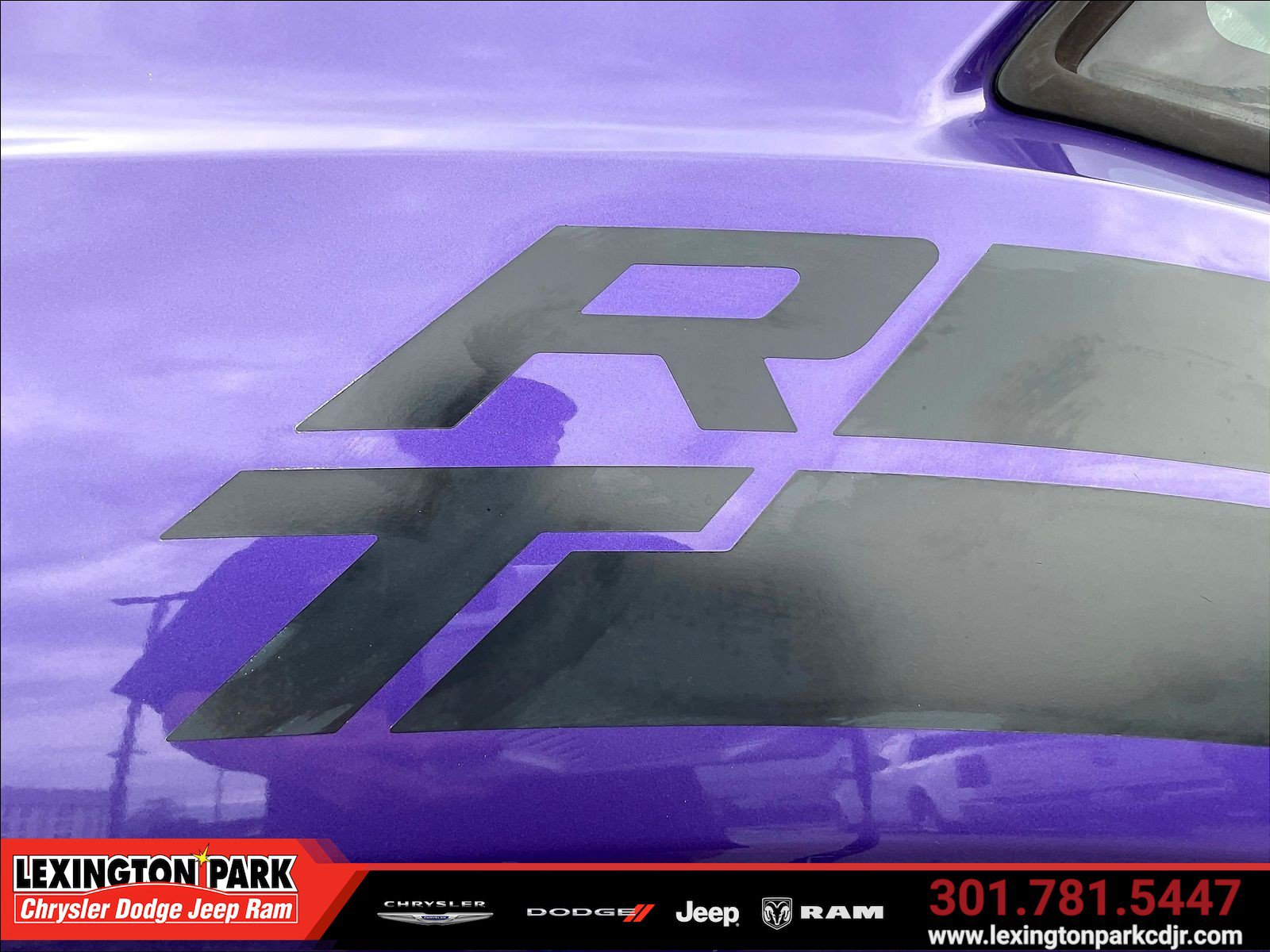 Used 2014 Dodge Challenger R/T RWD image 23