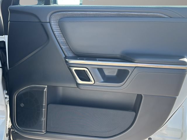 Used 2023 Rivian R1S Adventure AWD/4WD image 10