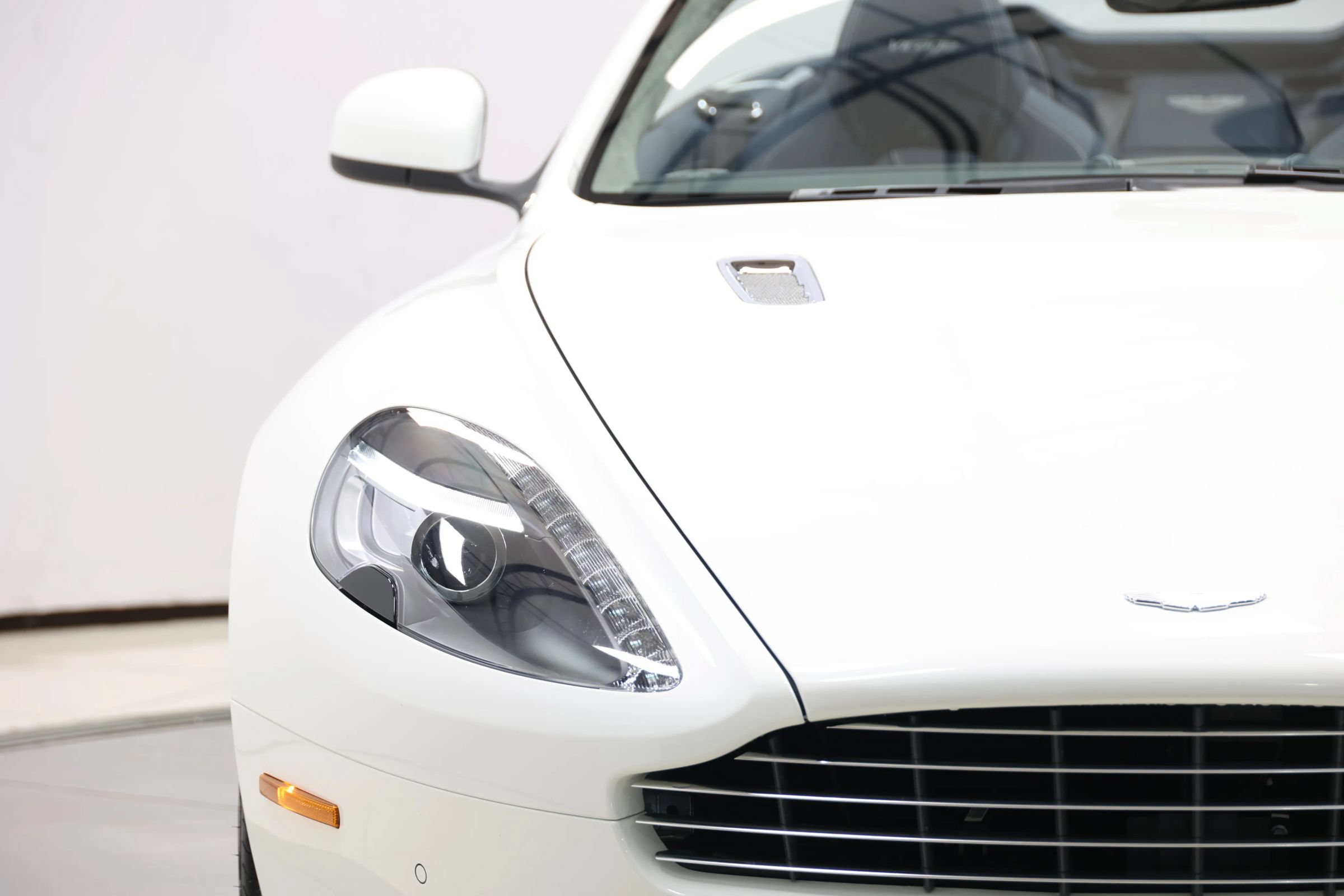 Used 2012 Aston Martin Virage Volante RWD image 88
