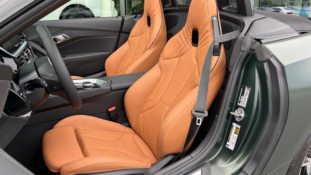 Used 2026 BMW Z4 M40i w/ Premium Package RWD image 6